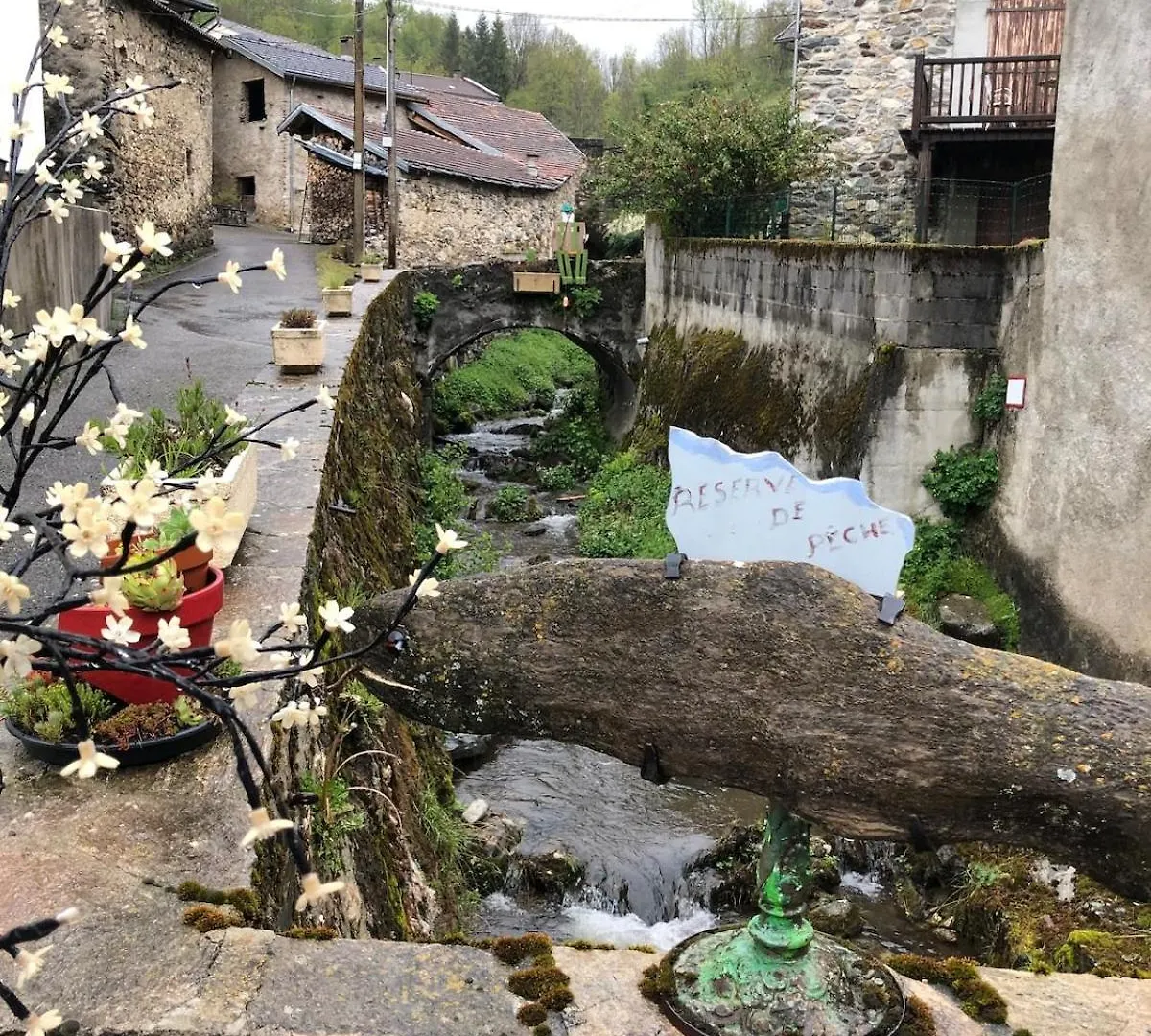 Holiday home Gite De La Fount Del Roy Caussou